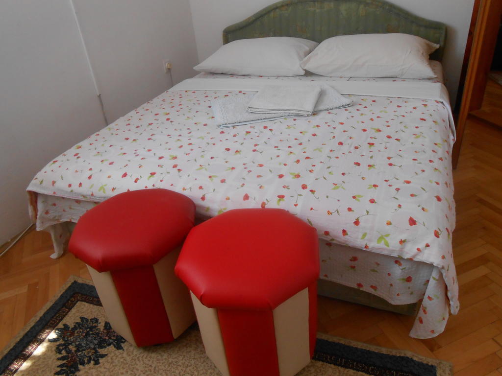 Apartments & Hostel Zdrava Hrana Mostar Quarto foto
