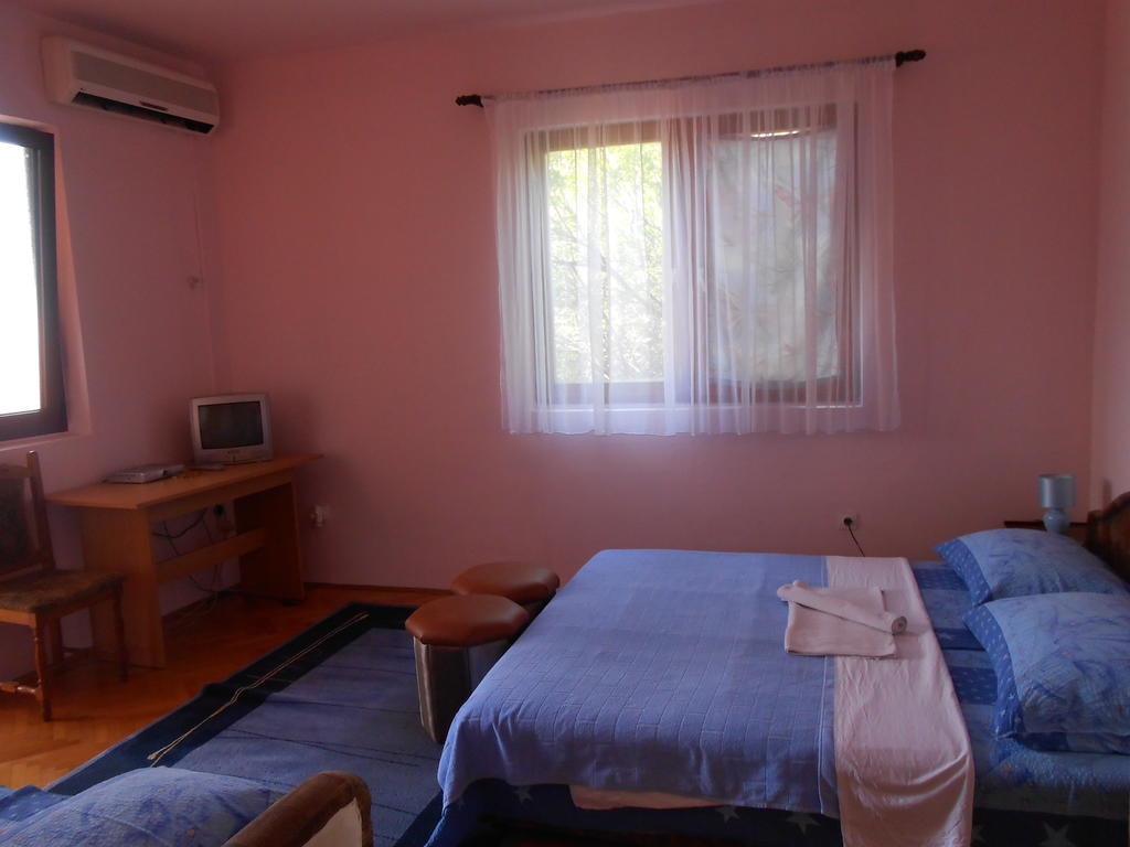 Apartments & Hostel Zdrava Hrana Mostar Quarto foto