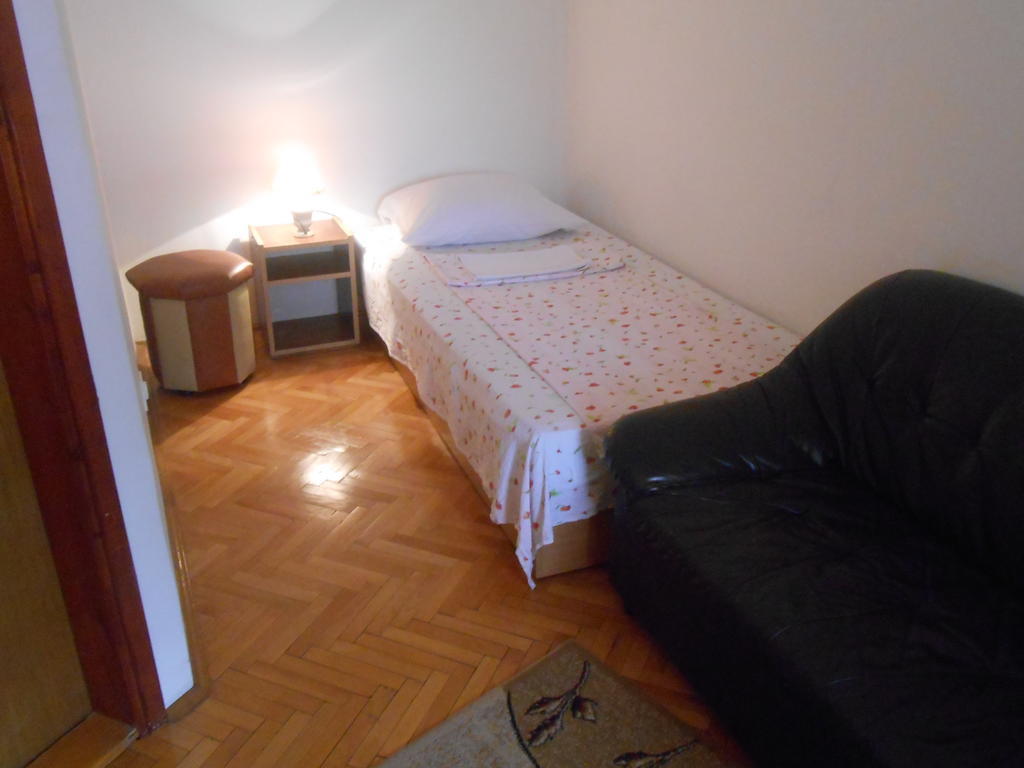 Apartments & Hostel Zdrava Hrana Mostar Quarto foto