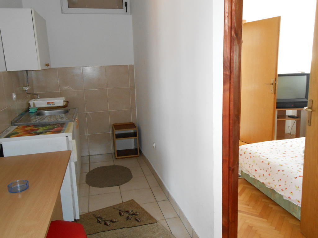Apartments & Hostel Zdrava Hrana Mostar Quarto foto