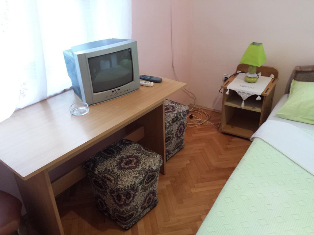 Apartments & Hostel Zdrava Hrana Mostar Quarto foto