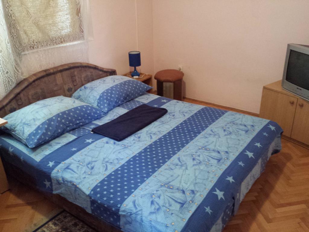 Apartments & Hostel Zdrava Hrana Mostar Quarto foto